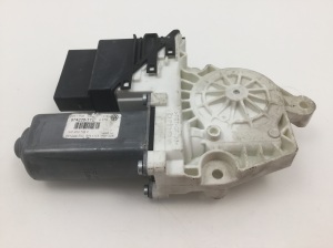 Volkswagen Passat B6 (2005–2010) Hinterer Seitentür-Fensterhebermotor 1K0959704P - 2
