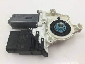 Rear side door window regulator motor - 1K0959704P