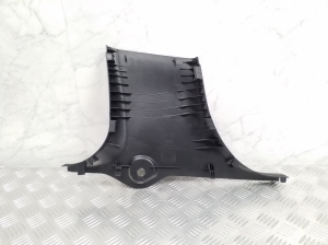 Mercedes Benz A-Class 176 (2012–2018) Keskpiilari siseviimistlus A1766920122 - 2
