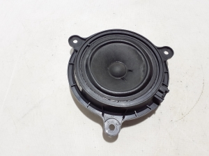   Rear side door speaker 