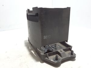 Mazda CX-3 (2015–2026) Batteriehalter D09T56041 - 3