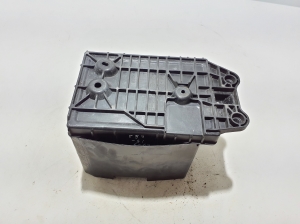 Mazda CX-3 (2015–2026) Batteriehalter D09T56041 - 4