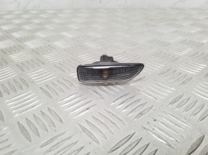 Front fender turn signal - 30722642