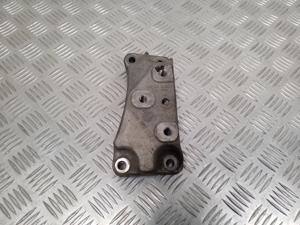 SKODA Octavia 3 generation (2013-2020) Gearbox Mount Bracket 3Q0199117 25025986