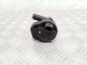 Mercedes Benz GLA-Class 156 (2013–2019) Auxiliary water pump A2118350028 - 5