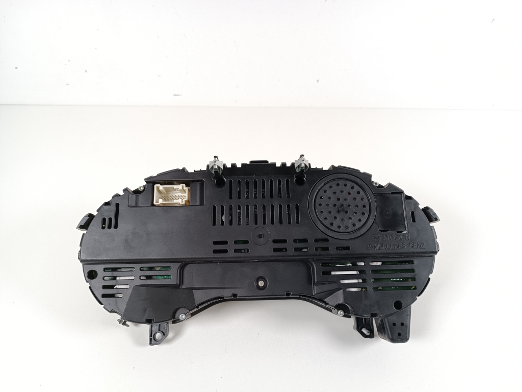 MERCEDES-BENZ A-Class W176 (2012-2018) Speedometer A1769009301 23831343