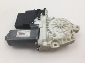 Volkswagen Passat B6 (2005–2010) Rear side door window regulator motor 1K0959704F - 2