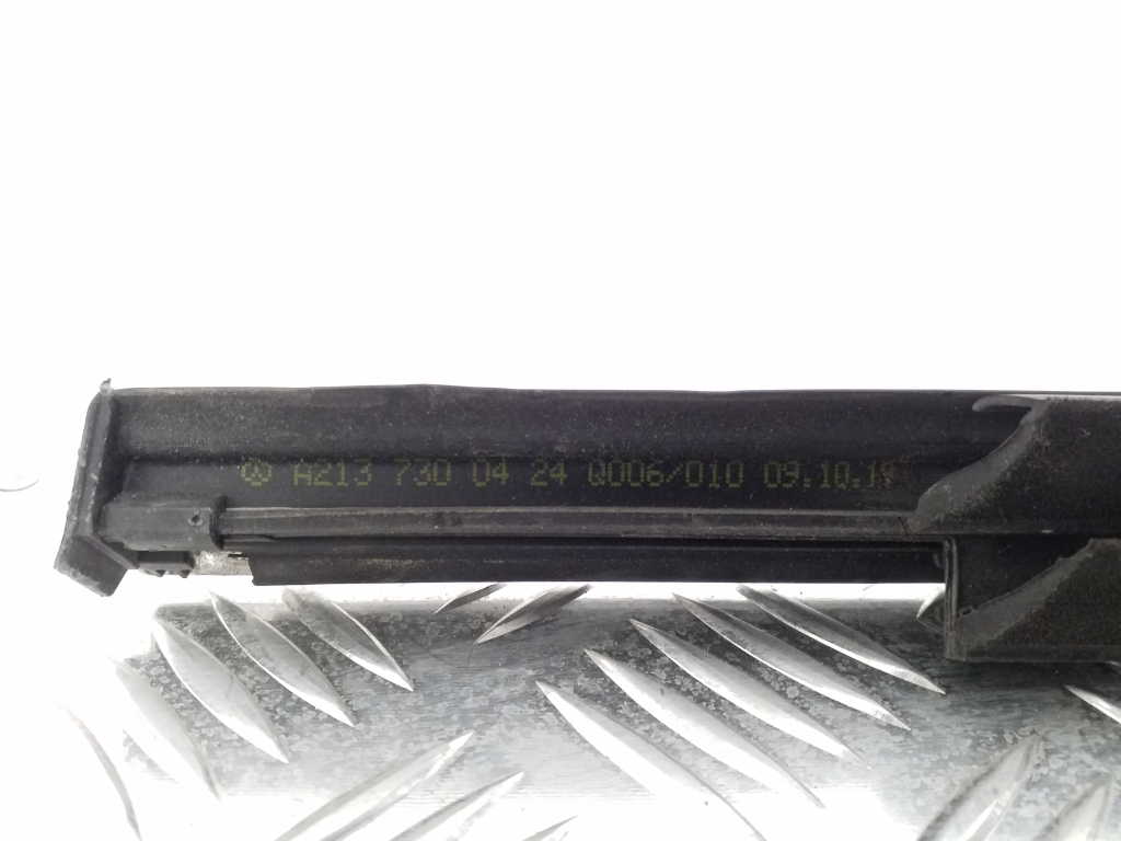 MERCEDES-BENZ E-Class W213/S213/C238/A238 (2016-2024) Aizmugurējo labo durvju logu līste A2137300424 23774393