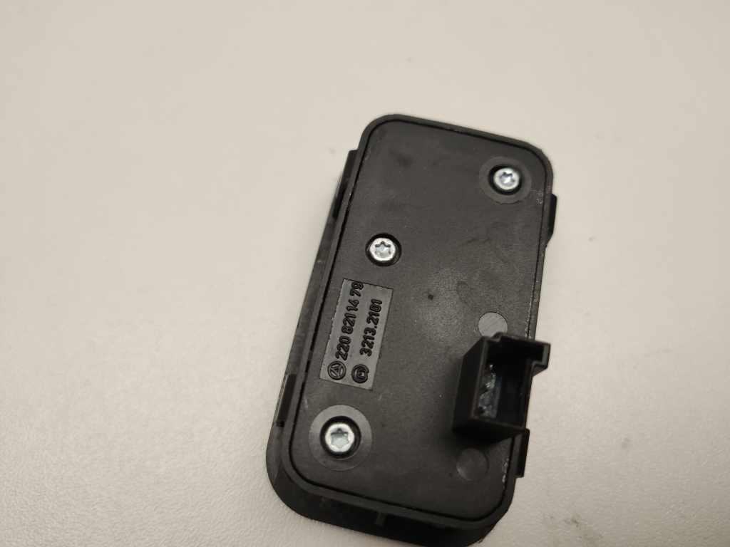 MERCEDES-BENZ E-Class W212/S212/C207/A207 (2009-2016) Back cover Open Switches A2208211479 23670910