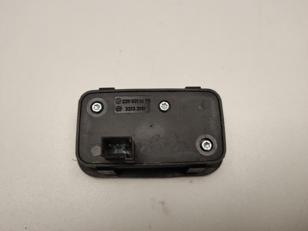 MERCEDES-BENZ E-Class W212/S212/C207/A207 (2009-2016) Back cover Open Switches A2208211479 23670910