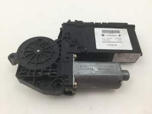Volkswagen Touareg I (2002–2010) Rear side door window regulator motor 7L0959703 - 2