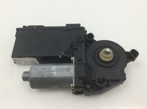 Hinterer Seitentür-Fensterhebermotor - 7L0959703