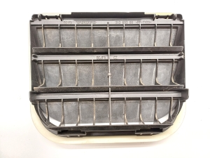 Rear fender vent grille - 31369380