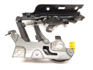 AUDI Q5 (2017–2026) Kapoti hing 80A828301 - 2