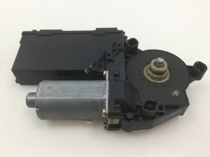 Fensterhebermotor vorne - 7L0959701D