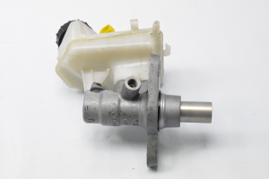  Master cylinder 