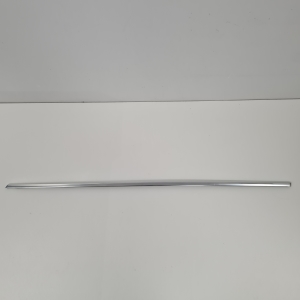 Baguette extérieure de vitre de porte avant - 31385843