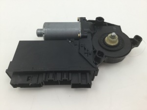 Hinterer Seitentür-Fensterhebermotor - 7L0959704B