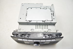 Mercedes Benz E-Class W212 (2009–2015) Autoraadio A2129006423 - 2