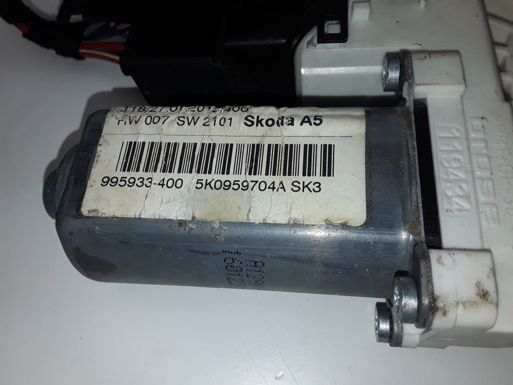 SKODA Octavia 2 generation (2004-2013) Rear Right Door Window Control Motor 5K0959704A 23762875