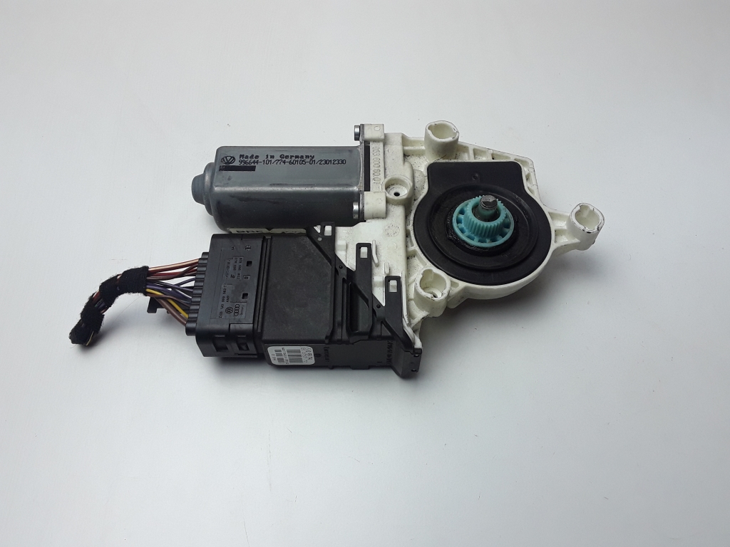 SKODA Octavia 2 generation (2004-2013) Rear Right Door Window Control Motor 5K0959704A 23762875