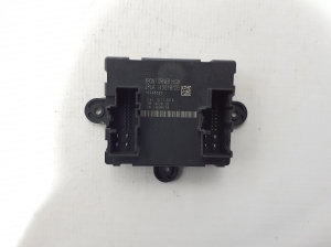 Land Rover Range Rover IV (2012–2026) Front door control unit JPLA14D618CB - 2