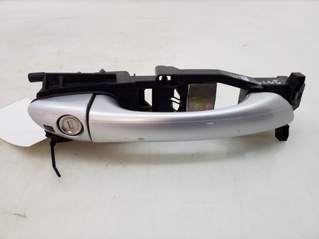 Mercedes Benz C-Class 203 (2000–2007) Front door external opening handle and its details A2117601670 Mercedes Benz C-Class 203 (2000–2007) Front door external opening handle and its details A2117601670