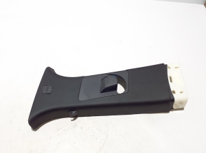 Land Rover Range Rover IV (2012–2026) Vidējā statņa iekšējā apdare CK5224397A - 3
