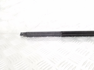 Mercedes Benz GLA-Class H247 (2019–2026) Priekšējo durvju stikla ārējā līste A2477257400 - 4