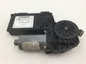 Volkswagen Touareg I (2002–2010) Fensterhebermotor vorne 7L0959702E - 2