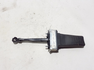 Land Rover Range Rover IV (2012–2026) Rear side door opening limiter CPLA27200AB - 3
