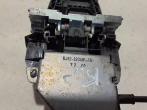 Land Rover Range Rover IV (2012–2026) Front door external opening handle and its details - 2