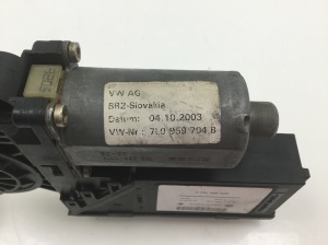 Volkswagen Touareg I (2002–2010) Hinterer Seitentür-Fensterhebermotor 7L0959704B - 2