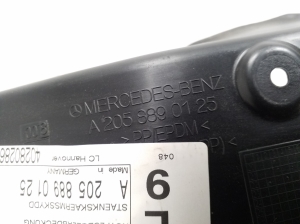 Mercedes Benz C-Class 205 (2014–2021) Esiporitiiva muu osa A2058890125 - 3