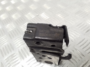  Engine cover lock 