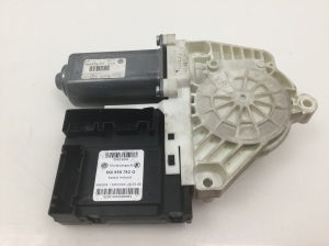 Volkswagen Passat B6 (2005–2010) Front door window regulator motor 1K0959702K - 3