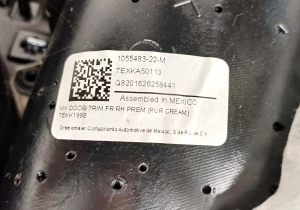 Tesla Model X X (2015–2026) Priekšējo durvju apdare un tās detaļas 1055483-22-M - 3