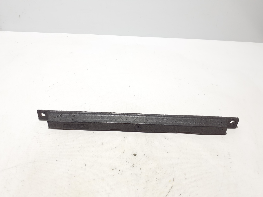 Land Rover Range Rover IV (2012–2026) Ein weiteres Detail der Außenschwellerverkleidung CPLA18K007AC Land Rover Range Rover IV (2012–2026) Ein weiteres Detail der Außenschwellerverkleidung CPLA18K007AC