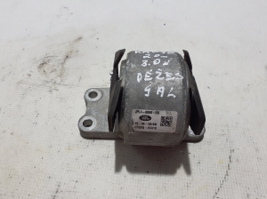   Gearbox mount  - JPLA6068AB 