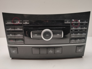 Mercedes Benz E-Class W207 (2009–2017) Autoraadio A2129004910 - 4