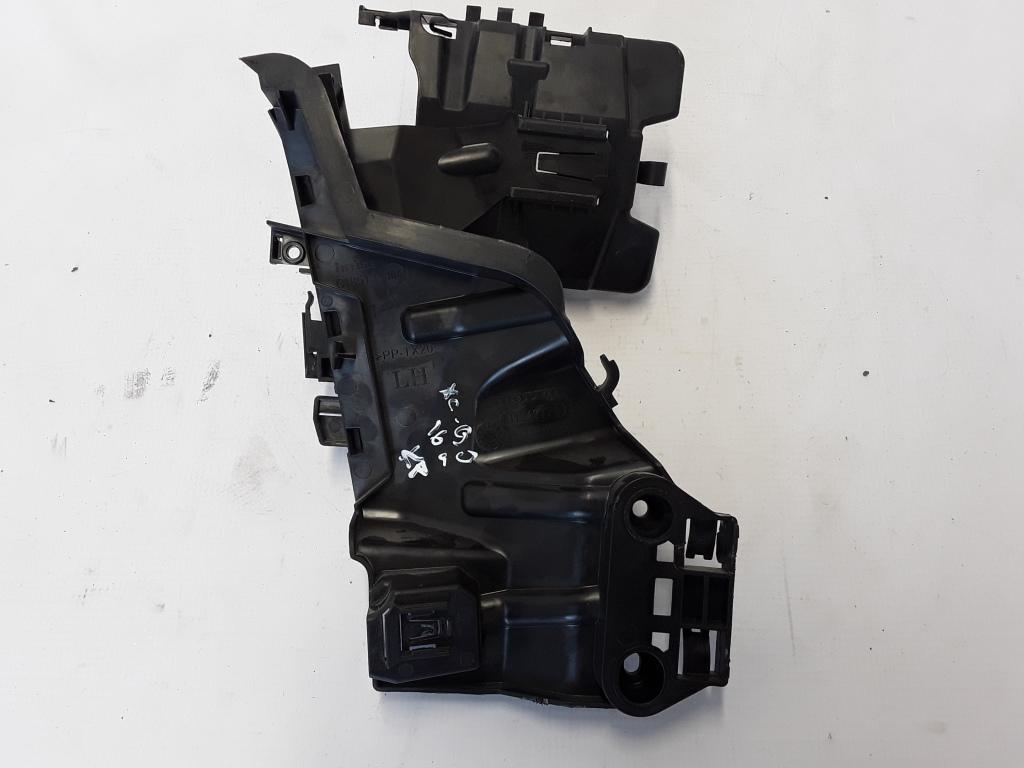 VOLVO XC90 (2015–2024) Front door window regulator brackets 31349771 VOLVO XC90 (2015–2024) Front door window regulator brackets 31349771