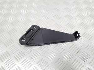 Rear bumper bracket - A1568850814