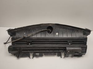 Mercedes Benz E-Class W207 (2009–2017) Luftleitblech für den Ladeluftkühler A2075050430 - 4
