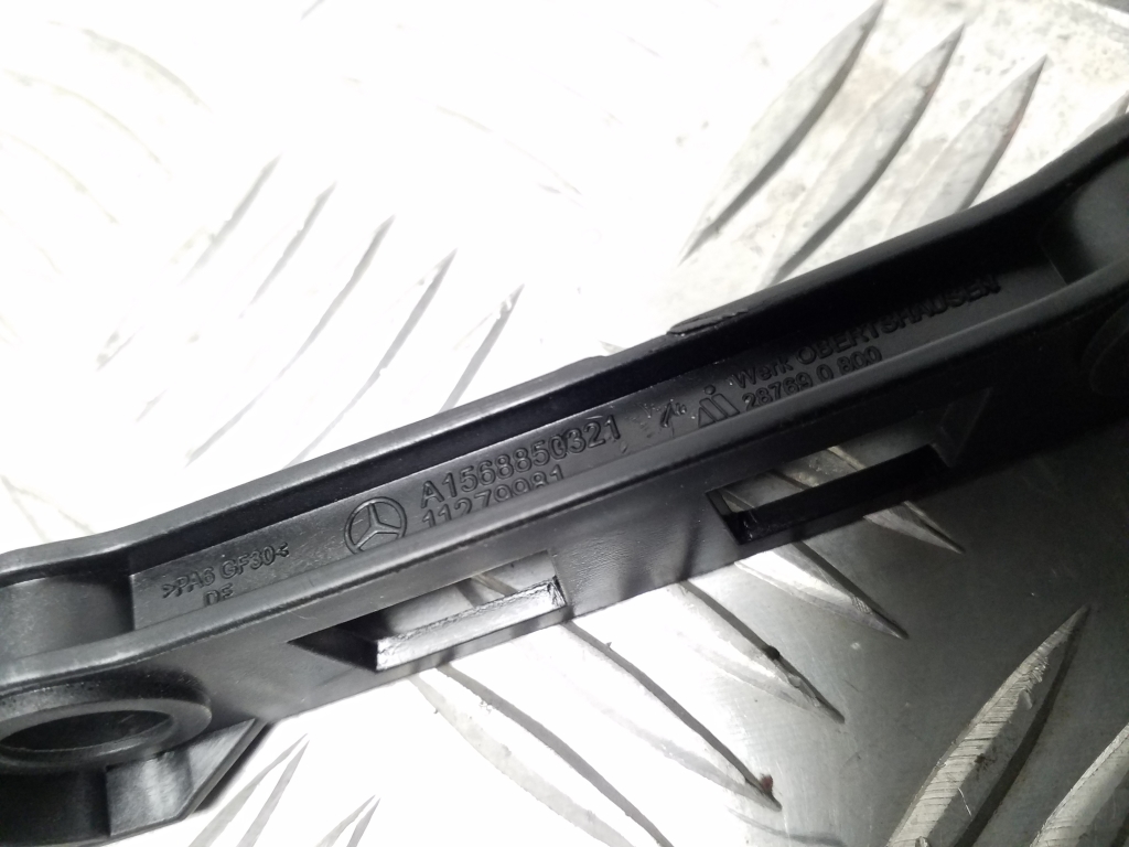 MERCEDES-BENZ GLA-Class X156 (2013-2020) Rear Left Bumper Bracket A1568850321 24585702