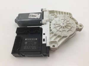 Volkswagen Passat B6 (2005–2010) Front door window regulator motor 1K0959702K - 2