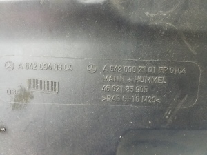 Mercedes Benz ML-Class 164 (2005–2011) Luftfiltergehäuse A6420902101 - 3