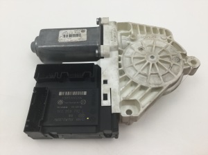 Volkswagen Passat B6 (2005–2010) Esiukse aknatõstuki mootor 1K0959702P - 2