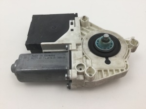Front door window regulator motor - 1K0959702P