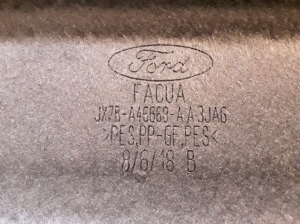 Ford Focus (2018–2026) Hutablage JX7BA46668AA - 3