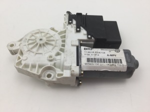 Volkswagen Touran I (2003–2010) Rear side door window regulator motor 1K0959703B - 3